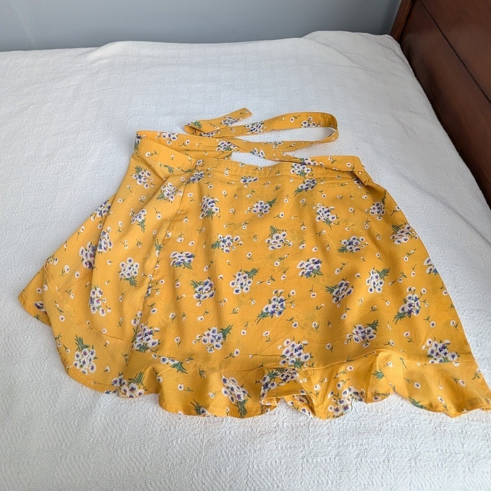Nasty Gal Mustard Floral Skirt Size 4